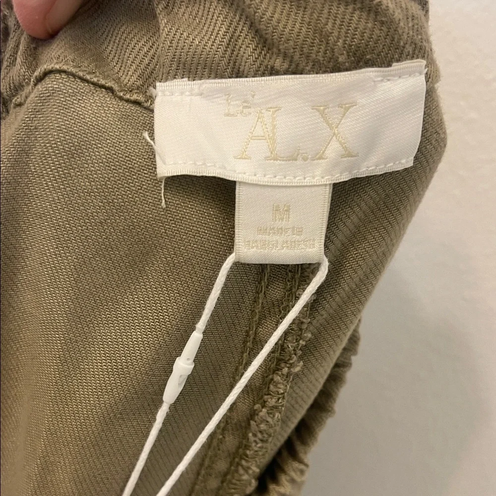 Le’AL.X Women's Tan Cargo Joggers Medium Waist 15”-17” Inseam 28” NWT - Picture 9 of 13